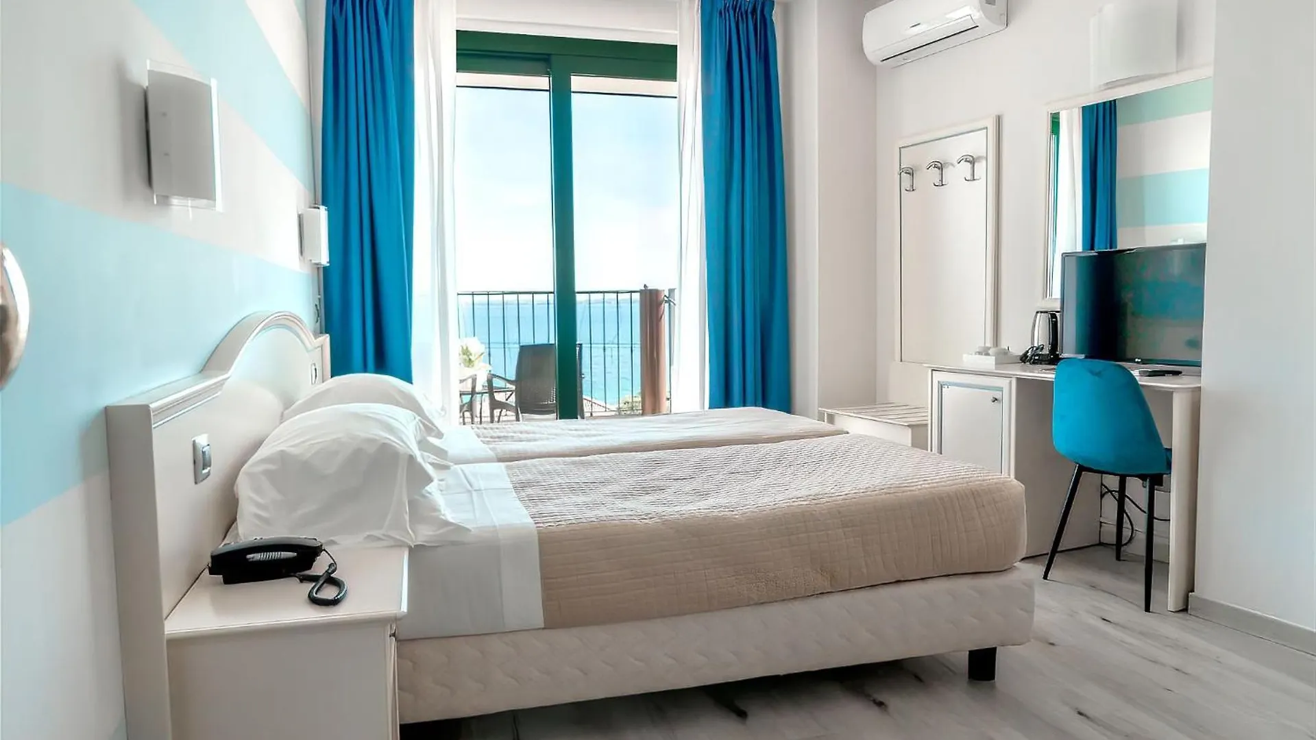 Hotel Riva Del Sole Moniga del Garda 4*,